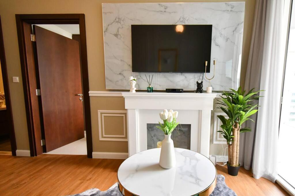 Apartment Vera With Canal View Dubai