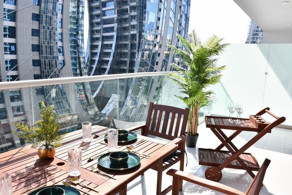 Apartment Vera With Canal View Dubai